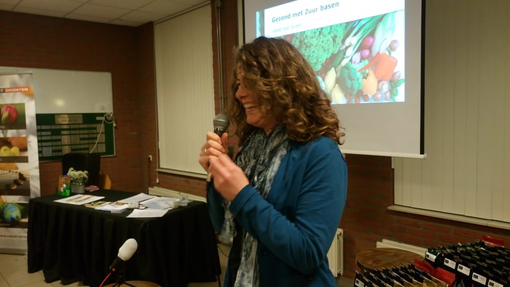 1201701125-Lifestyleavond-zuur-base-Marlous- presenteert